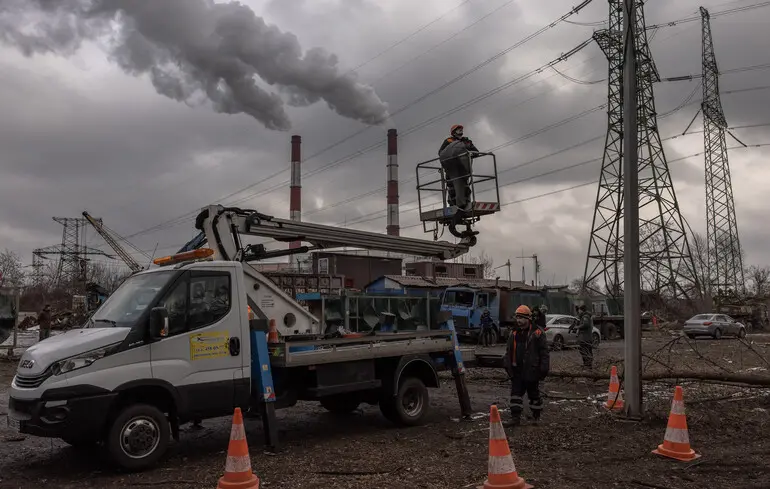 Група енергетиків зазнала обстрілів з боку російських військ у Дніпропетровській області.