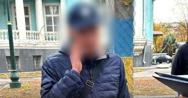 У Львові затримали заступника голови благодійного фонду за участь у незаконному виведенні призовників за межі країни.