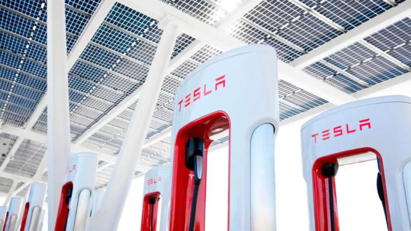 Tesla оголосила про запуск нових зарядних станцій V4 Supercharger -- Finance.ua